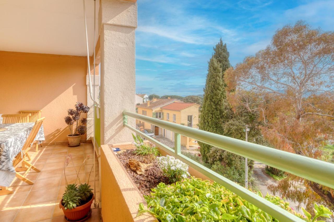 Bel Appartement Classe 3 Etoiles Bormes-les-Mimosas Kültér fotó