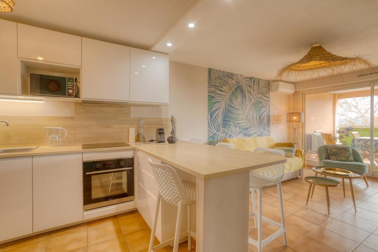 Bel Appartement Classe 3 Etoiles Bormes-les-Mimosas Kültér fotó